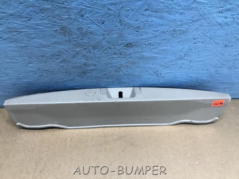 Toyota Isis Накладка двери багажника  67935-44040, 6793544040