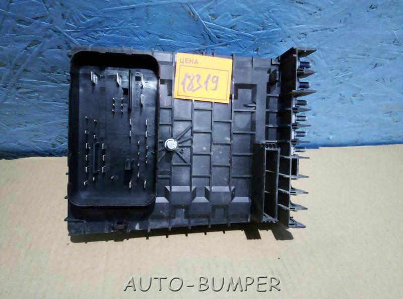 Audi/VW/Skoda Блок предохранителей 1K0937125D 