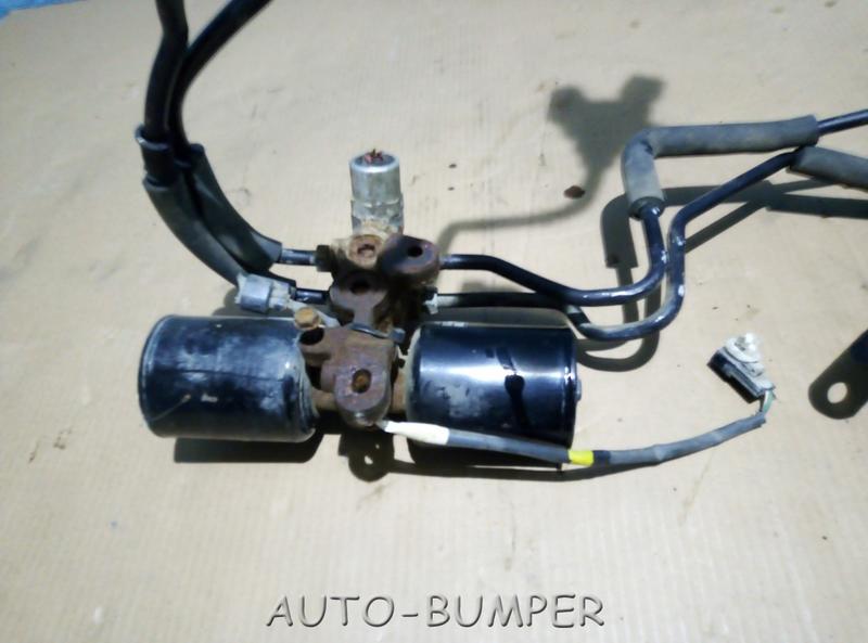 Toyota Land Cruiser (200) 2008- Насос гидравлический активной подвески 4886060020, 48860-60020