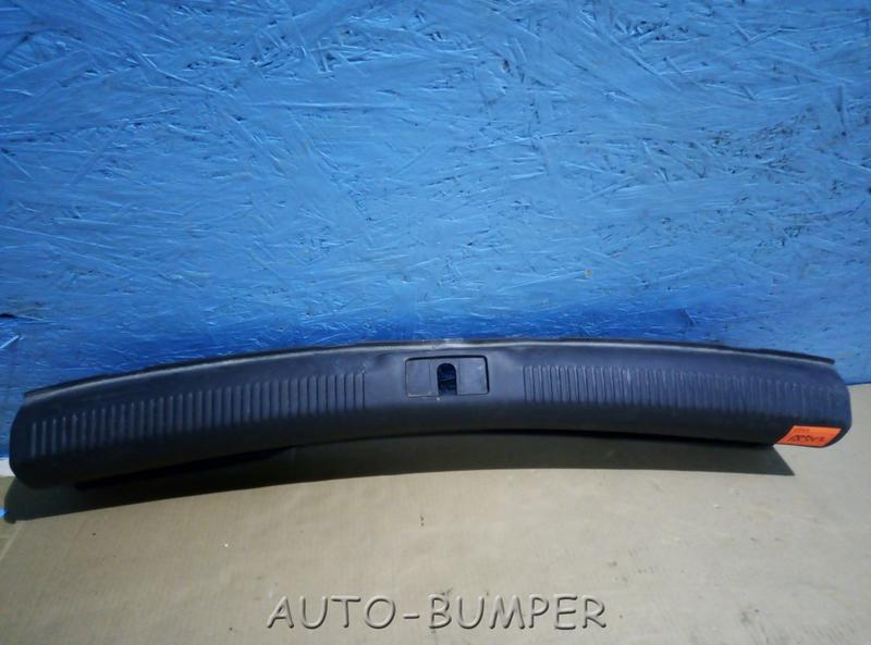 Audi A4 [B8] 2007- Обшивка багажника на заднюю панель 8k5863471