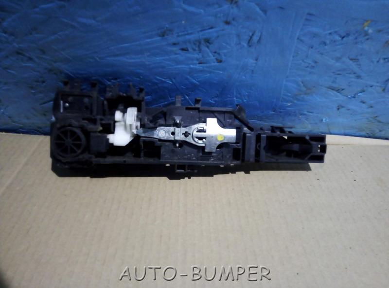 Renault Megane II 2004- Ручка правой передней двери 8200028464 / 8200028464DX