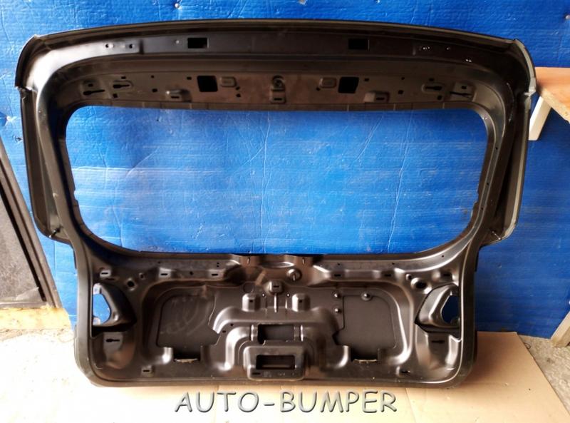 Volkswagen Tiguan 2007- Крышка багажника 5N0827173