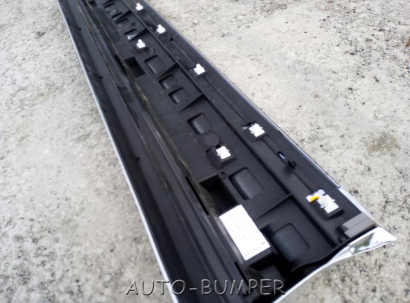 Volkswagen Touareg R-Line 2011- Молдинг передней правой двери 7P6853960A