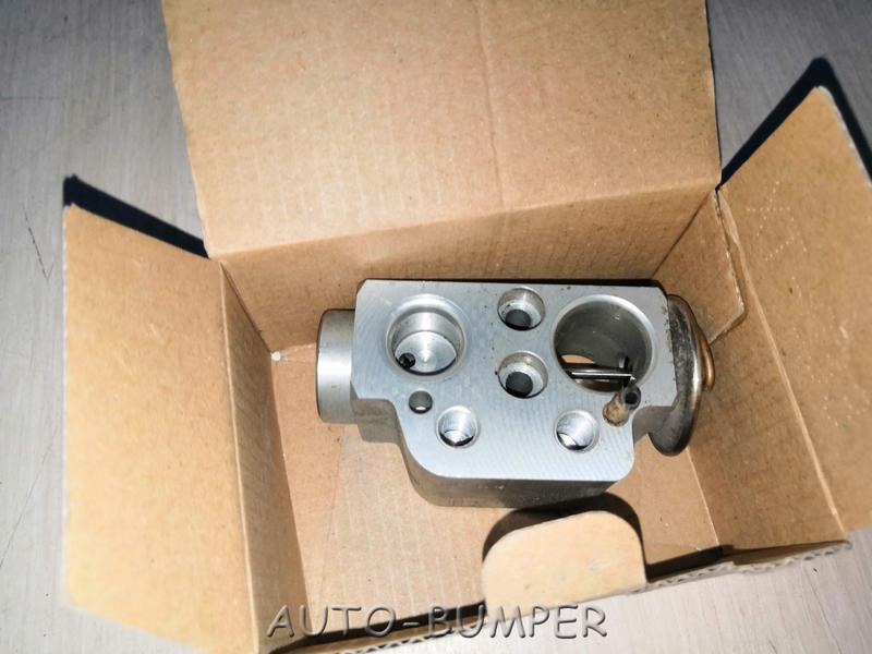 VW Transporter T5 2003- Клапан кондиционера  7H0820712B