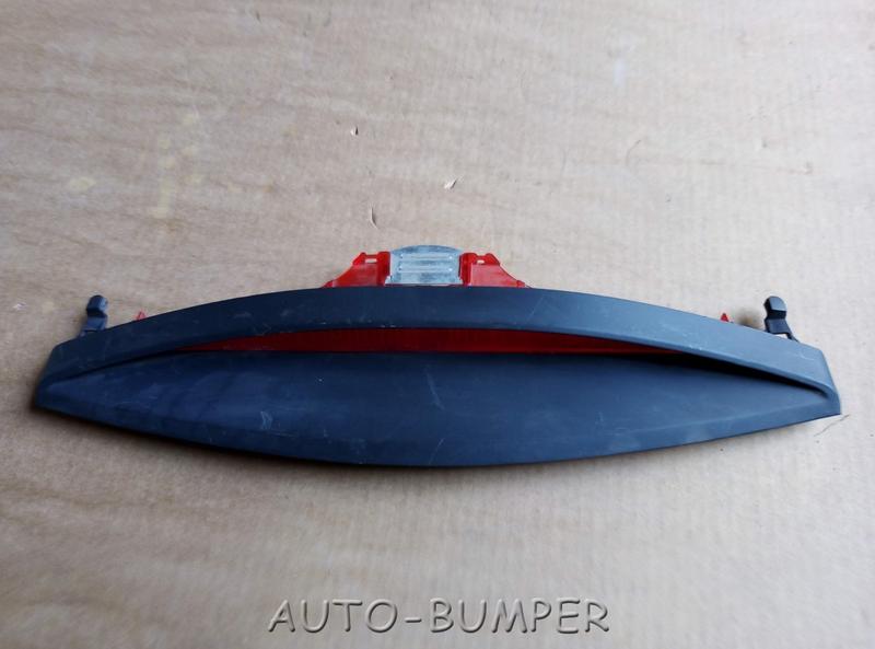 Renault Megane II 2002- Фонарь задний (стоп сигнал)  8200175536