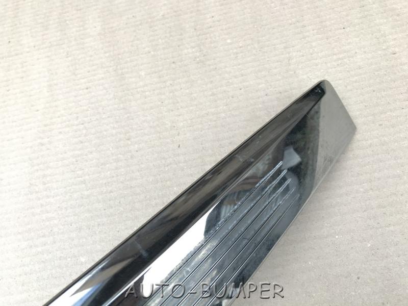 Toyota Isis  Молдинг крышки багажника 76801-44050 76801-44060 76801-44110 76801-44120