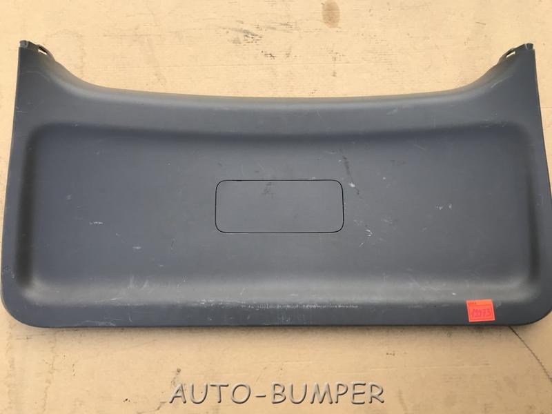  Toyota Isis Обшивка пятой двери  6775144030, 67751-44030