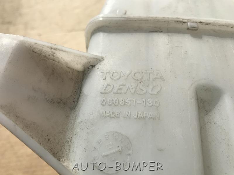 Toyota Isis 2004- Бачок омывателя с моторчиками  85315-68010, 8531568010, 8533060160, 8533021010