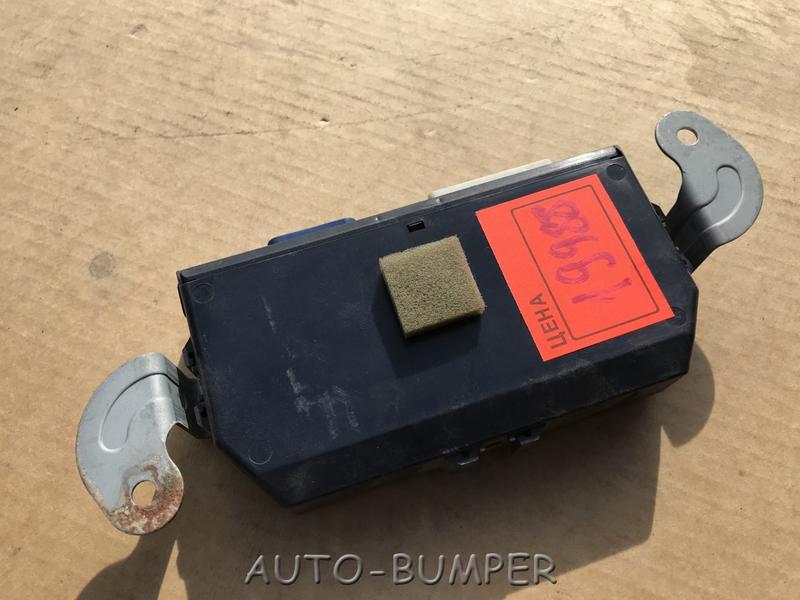 Toyota Isis Блок управления дверьми  85972-44010 8597244010 414813-10440 414813104