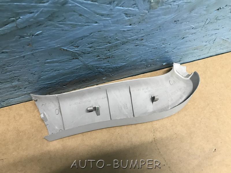 Toyota Isis Обшивка двери багажника правая 6793744010, 67937-44010