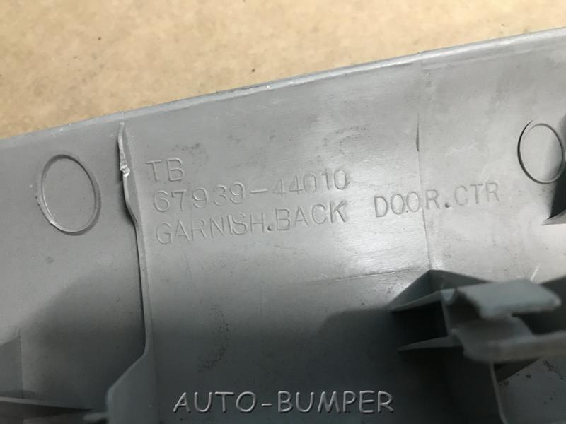Toyota Isis Обшивка багажника 6793944010, 67939-44010