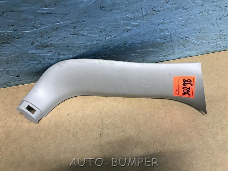 Toyota Isis Обшивка двери багажника левая 6793844010, 67938-44010