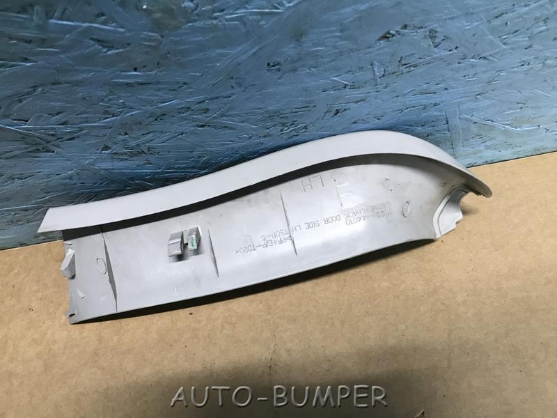 Toyota Isis Обшивка двери багажника левая 6793844010, 67938-44010