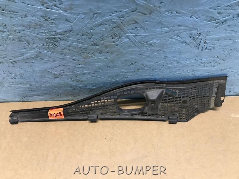 Renault Logan 2005- Планка под лобовое стекло правая (Жабо) 8200294316