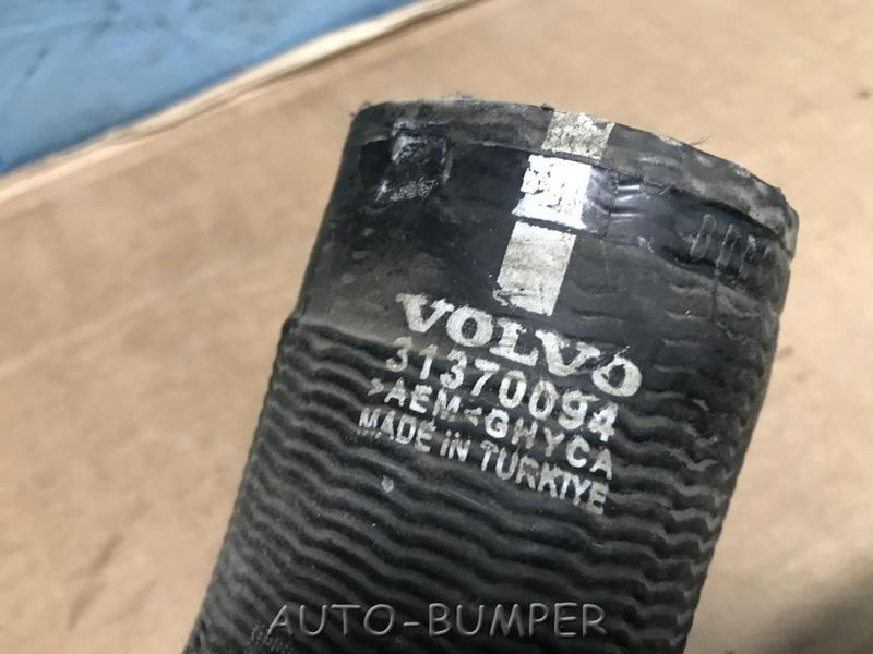 Volvo XC90 2016- Патрубок интеркулера 31370094