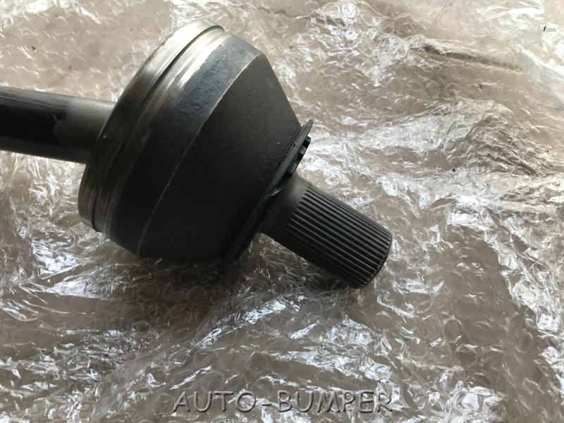 Volvo привод колеса правый 32240098