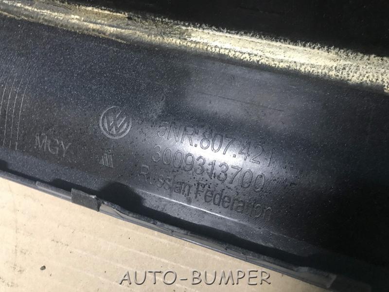 VW Tiguan 2 2016- Бампер задний (верхняя часть) 5NR807421GRU, 5NR807421