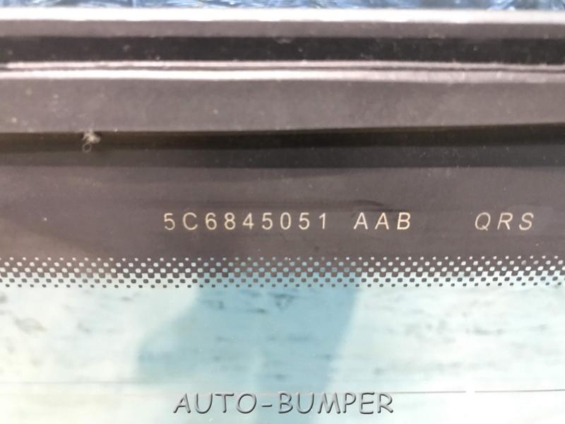 VW Jetta 2011- Стекло заднее 5CU845051