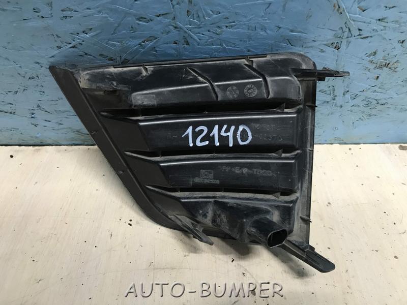 Toyota Rav 4 2013- Заглушка переднего бампера, правая 81481-02370 8148102370