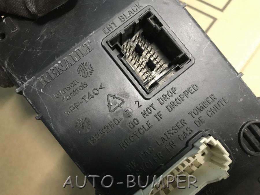 Renault Sandero Блок комфорта  8201279200