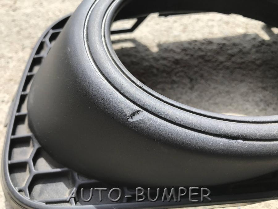 VW Tiguan 2011- Решетка ПТФ правая 5N0853666G