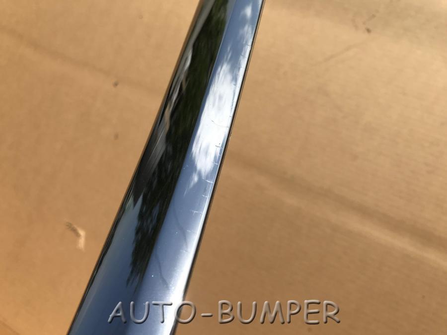VW Transporter T5 2003- Накладка двери передняя правая 7E0853054B
