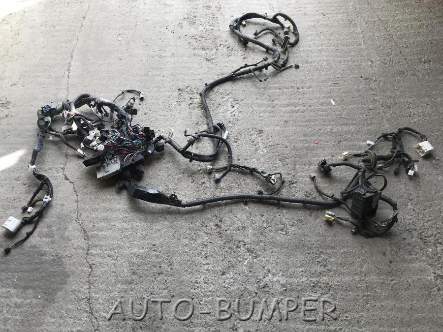 Toyota Land Cruiser (200) 2008- Проводка подкапотная  82111-60V50H-1 8211160V50H1 8211160V50H
