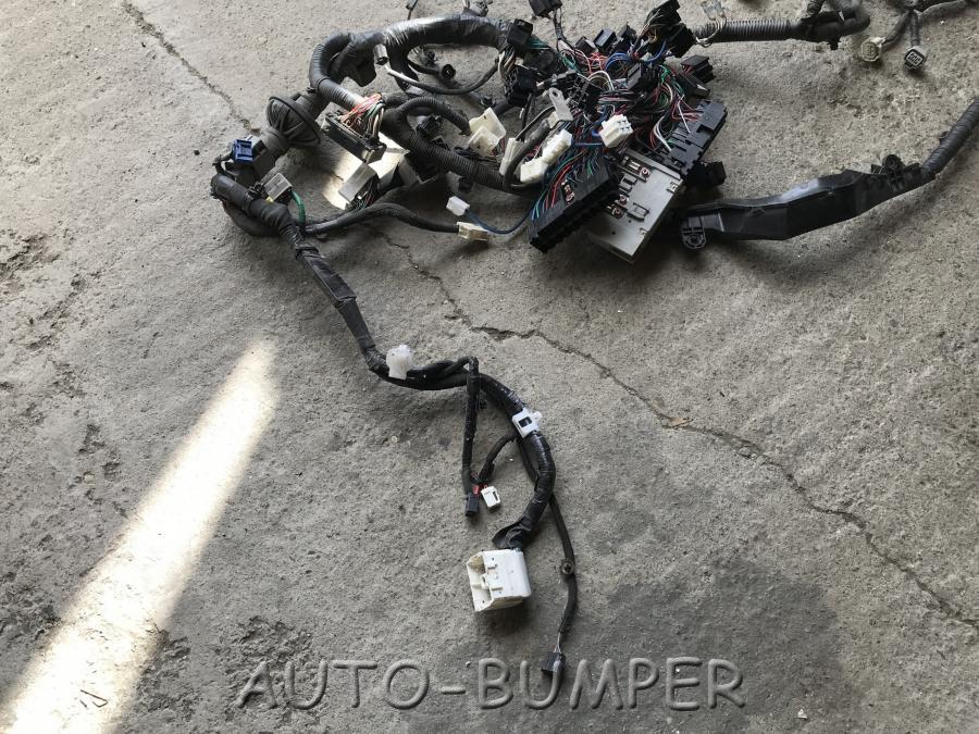 Toyota Land Cruiser (200) 2008- Проводка подкапотная  82111-60V50H-1 8211160V50H1 8211160V50H