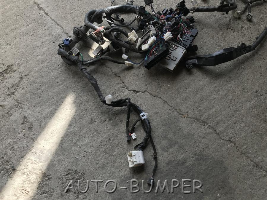 Toyota Land Cruiser (200) 2008- Проводка подкапотная  82111-60V50H-1 8211160V50H1 8211160V50H