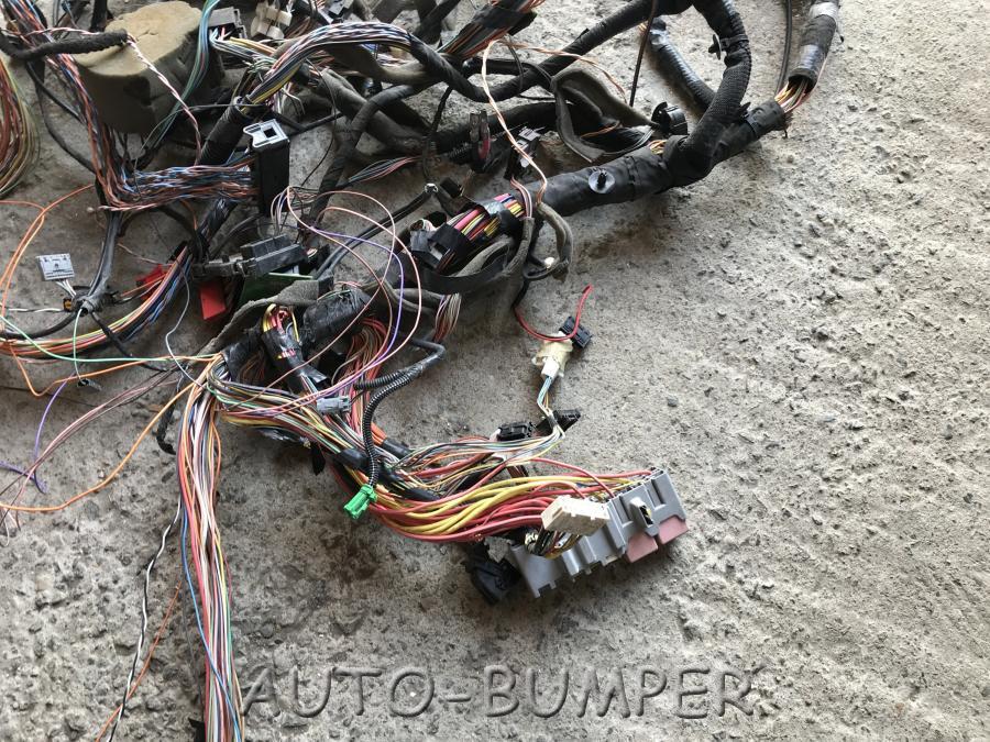 Renault Megane 2 2003- Проводка салонная  8200216720B 8200545988 8200712565