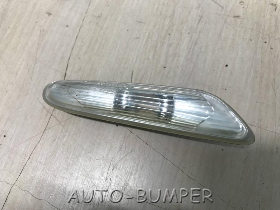 BMW 3 2005- Повторитель на крыло левый 63136932998