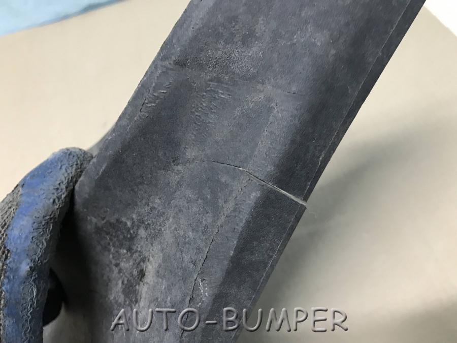 Volkswagen Touareg 2002- Брызговик задний правый 7L0075101A