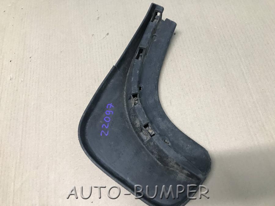 Volkswagen Touareg 2002- Брызговик задний правый 7L0075101A
