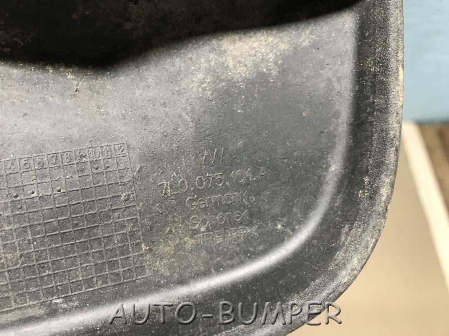 Volkswagen Touareg 2002- Брызговик задний правый 7L0075101A