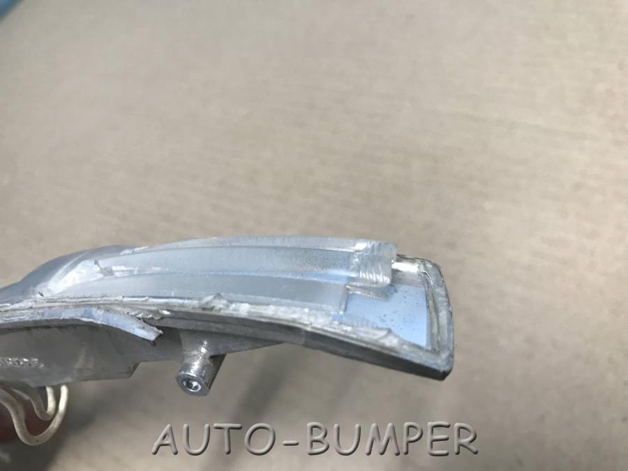 VW Touareg 2002- Повторитель в зеркало правый 7L6949102C