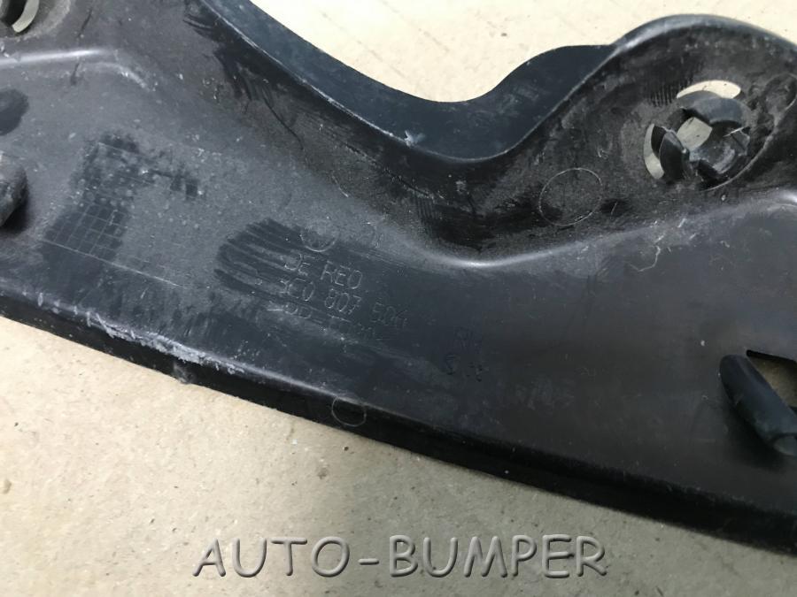 VW Passat B6 2005- Кронштейн переднего крыла правый 3C0807506