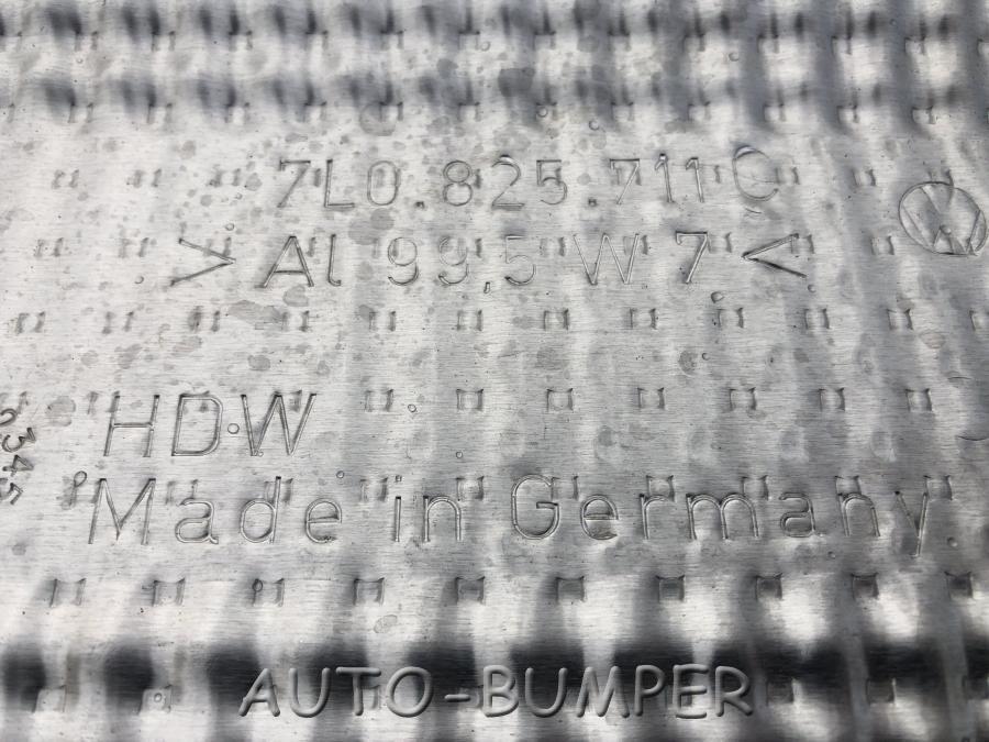 Новый Тепловой экран оригинал Volkswagen Touareg 2002-2010 7L0825711C