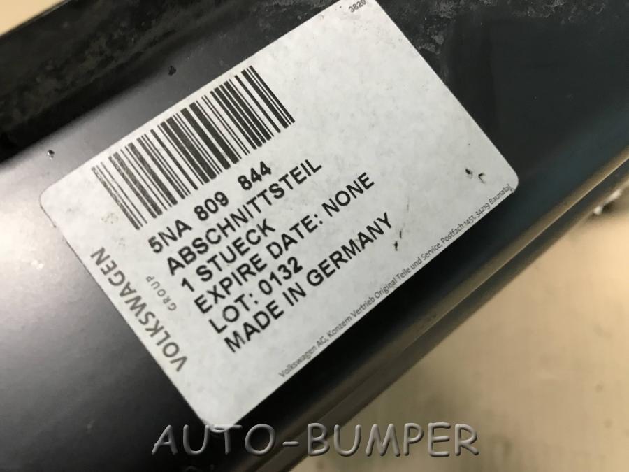 Volkswagen Tiguan 2016- Порог правый 5NA809844