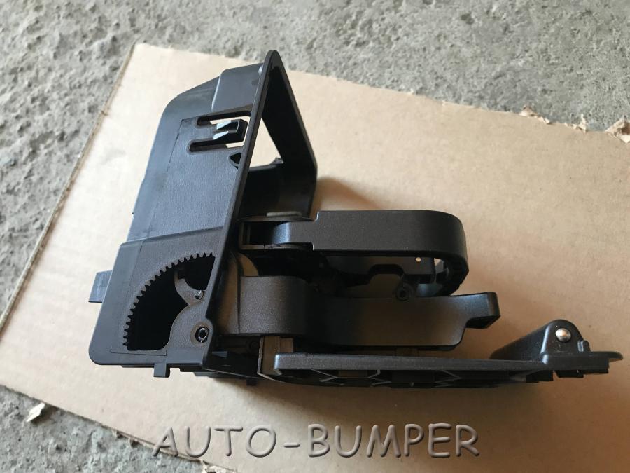 Volkswagen Golf Jetta 2006- Подстаканник 1K0862532F 1K0862532G 1K0862532B 1K086532G9B9