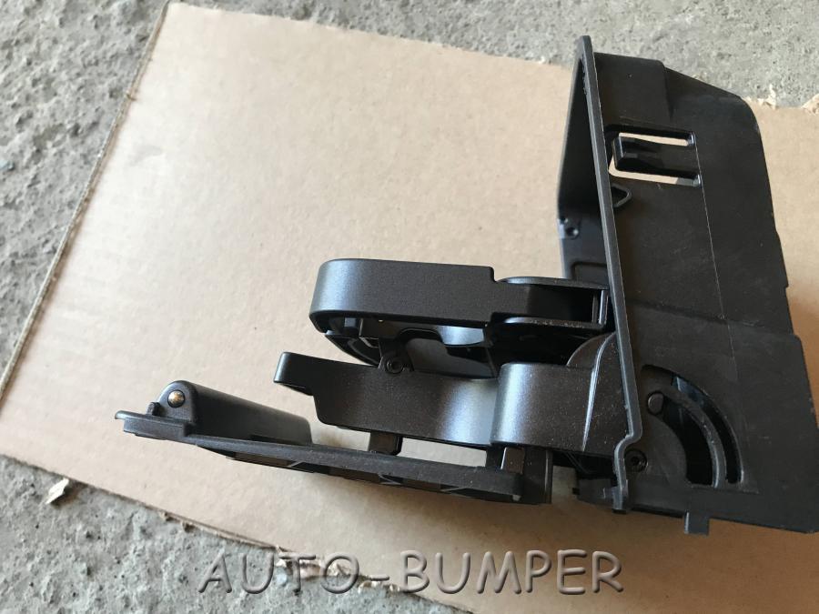 Volkswagen Golf Jetta 2006- Подстаканник 1K0862532F 1K0862532G 1K0862532B 1K086532G9B9