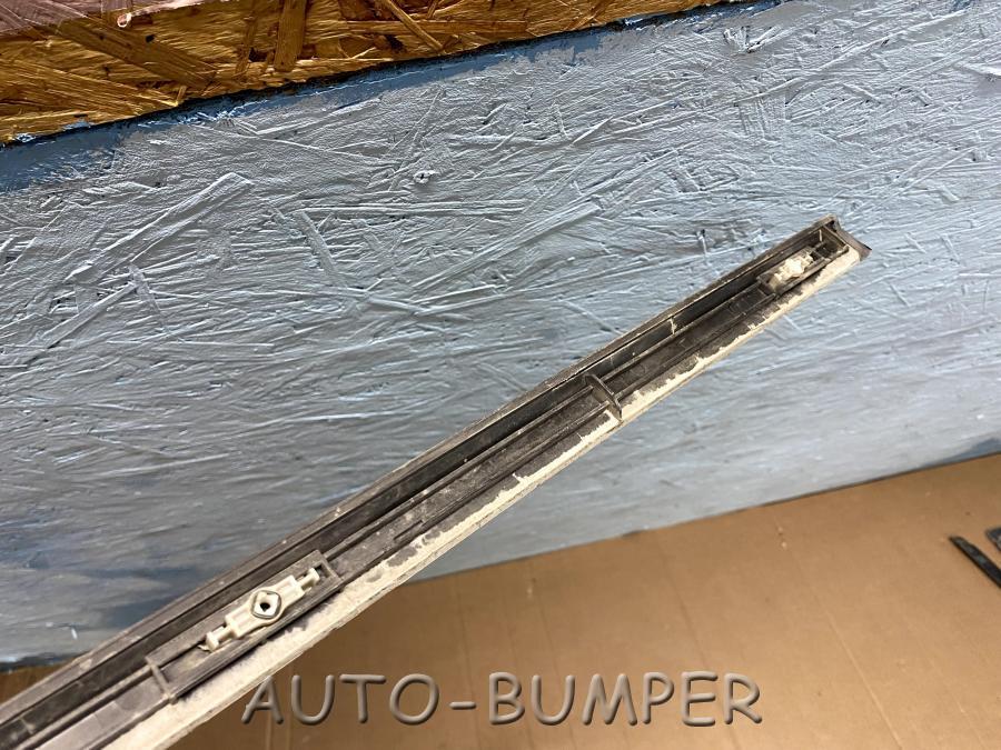 VW Touareg 2002- Накладка порога левая (внутренняя)  7L0853537