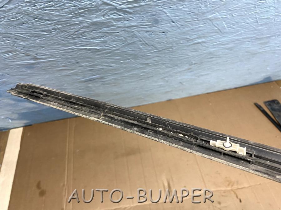 VW Touareg 2002- Накладка порога левая (внутренняя)  7L0853537