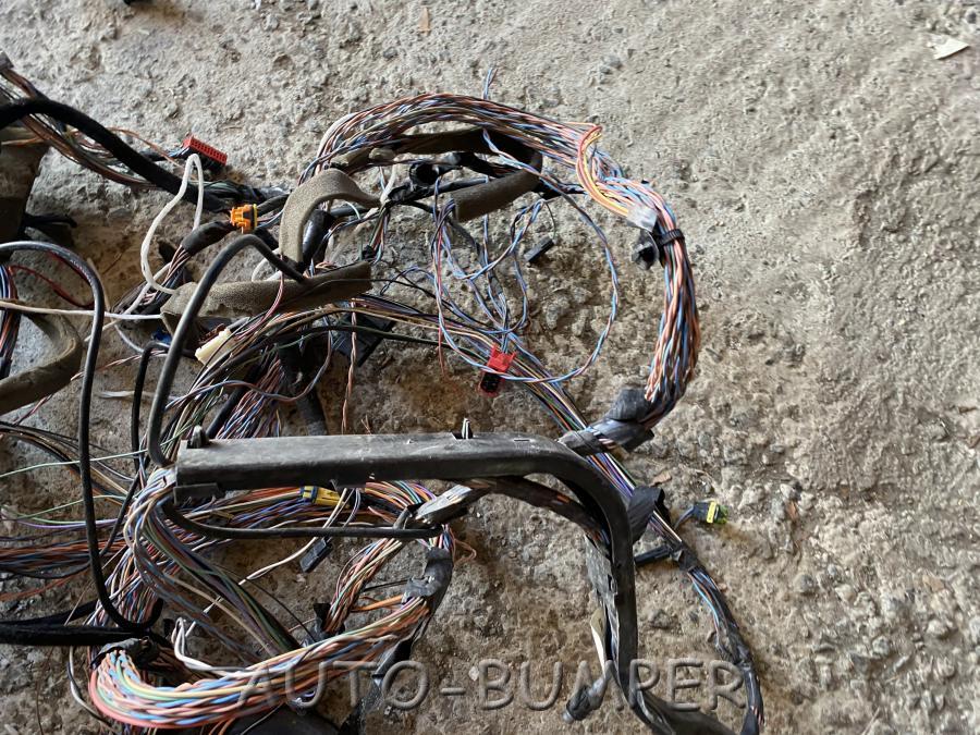 Renault Megane 2 2003- Проводка салонная  8200216720B 8200545988 8200712565