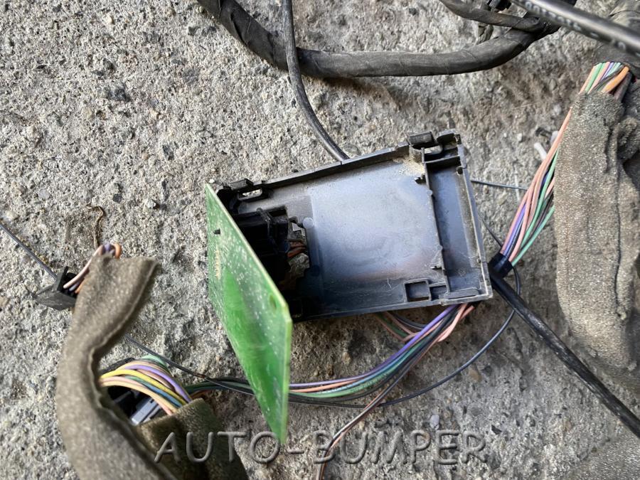Renault Megane 2 2003- Проводка салонная  8200216720B 8200545988 8200712565