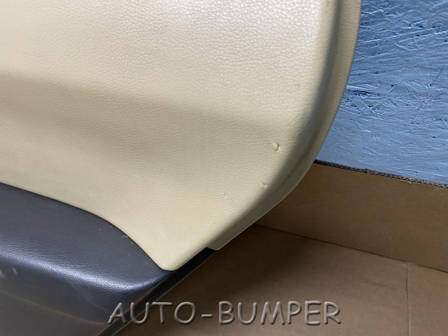 Subaru Tribeca 2006- обшивка задней правой двери 94222-XA00A-ER
