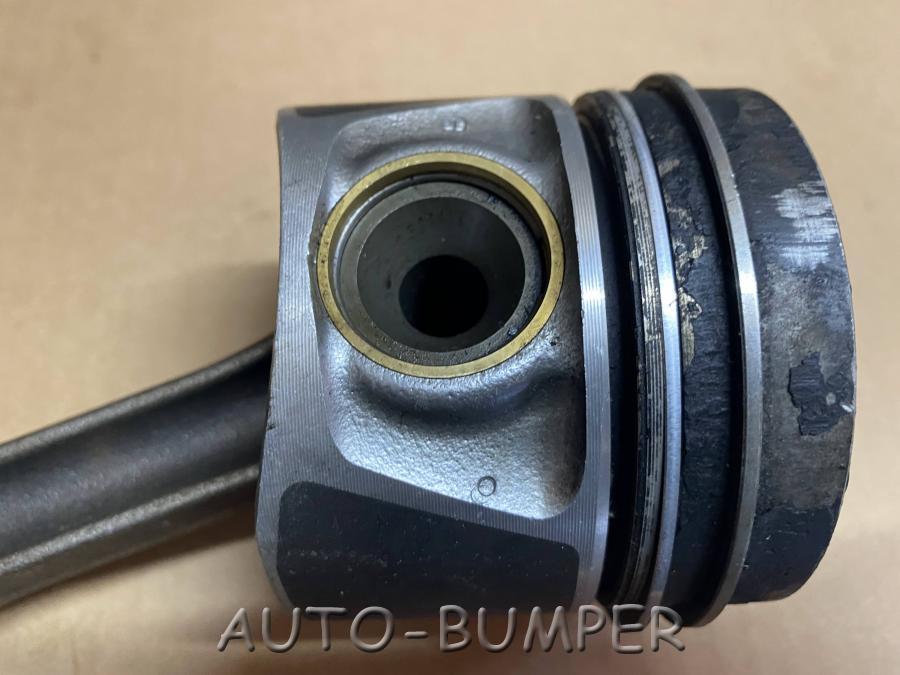 Volkswagen Crafter 2006- Поршень  076107065B