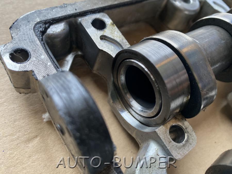 VW Amarok 2010- Распредвал впуск 03L109021E, 03L101E