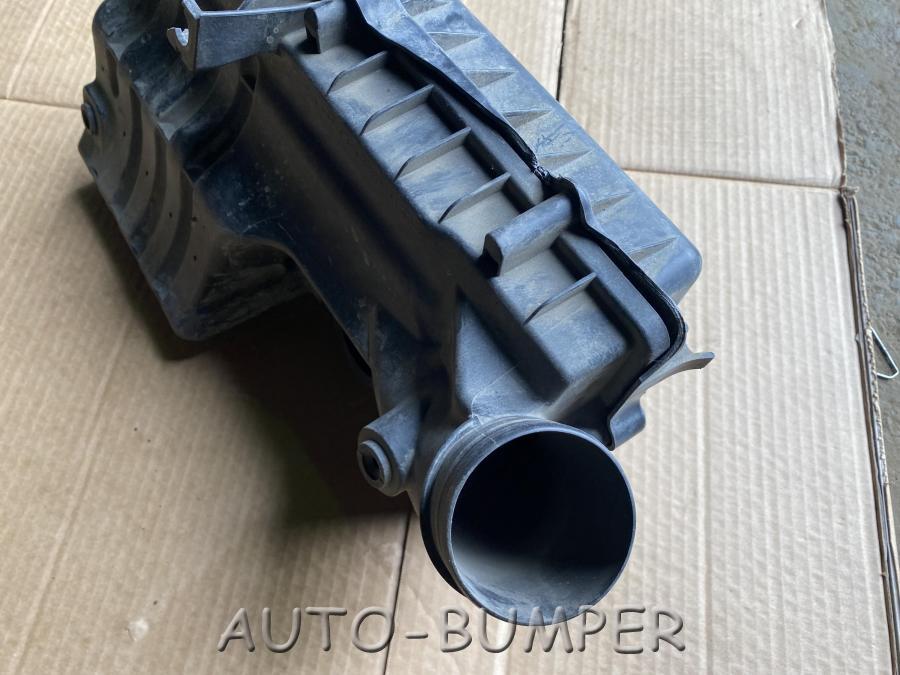 VW Polo Sedan 2011- Корпус воздушного фильтра  036129611CM