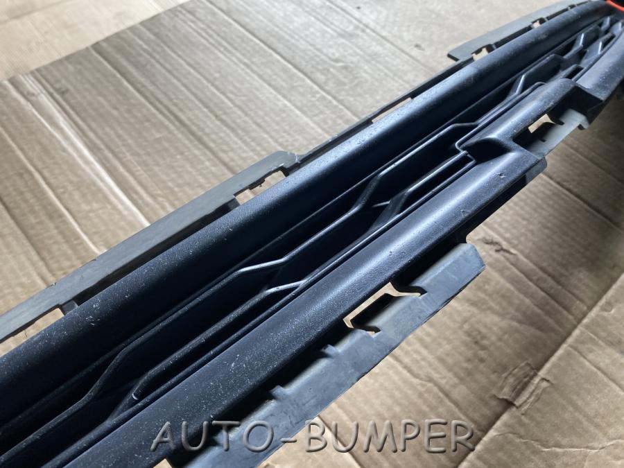 Chevrolet Cobalt Решетка радиатора верхняя  52027904
