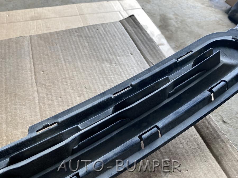 Chevrolet Cobalt Решетка радиатора верхняя  52027904